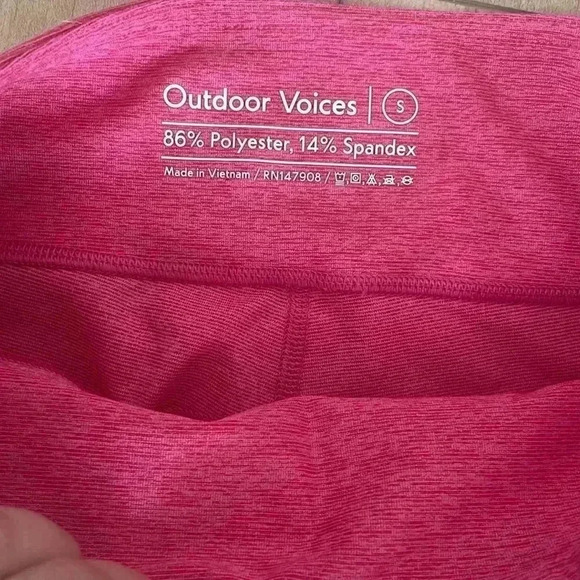 Outdoor Voices Warm Up 3/4 Leggings in Pink Flamingo Size S - Picture 4 of 5